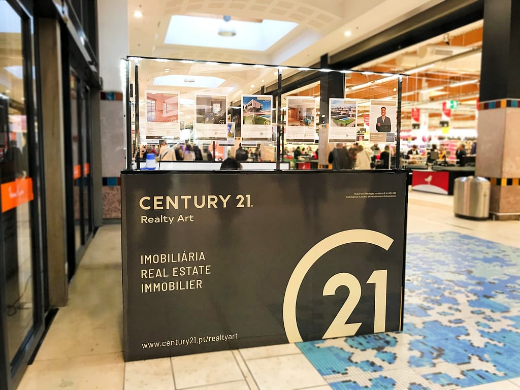 stand-century-21