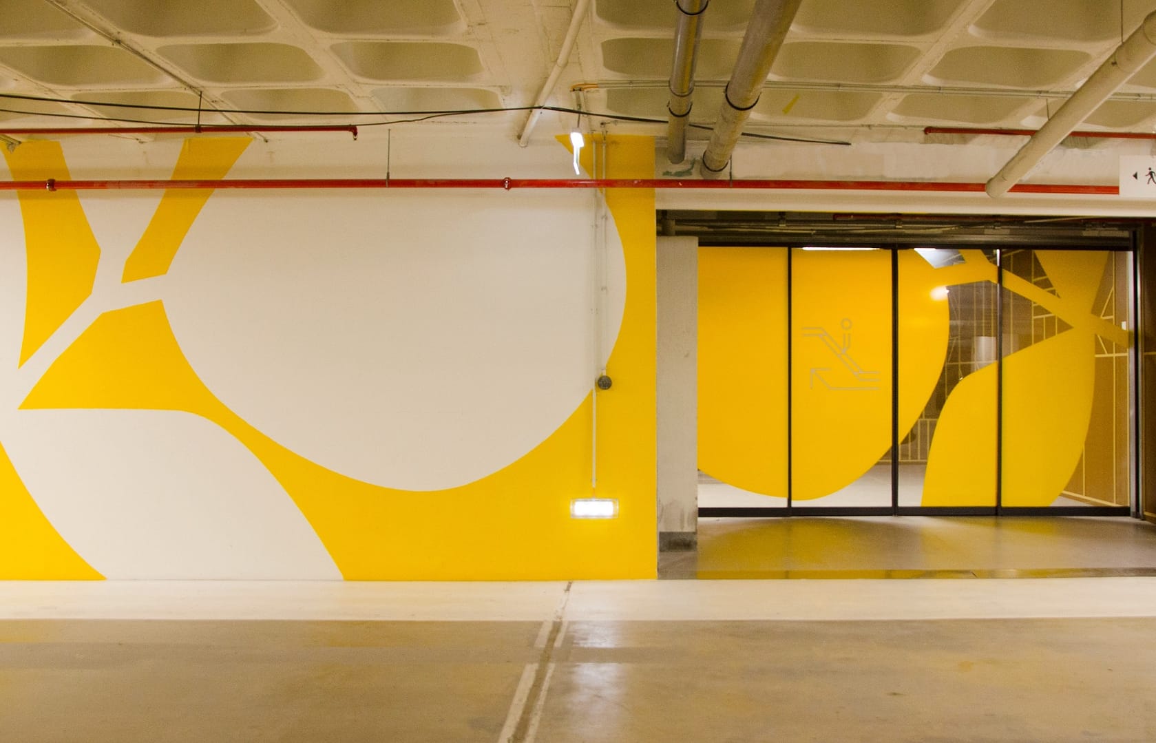 aplicação de vinil de corte e pintura de parede