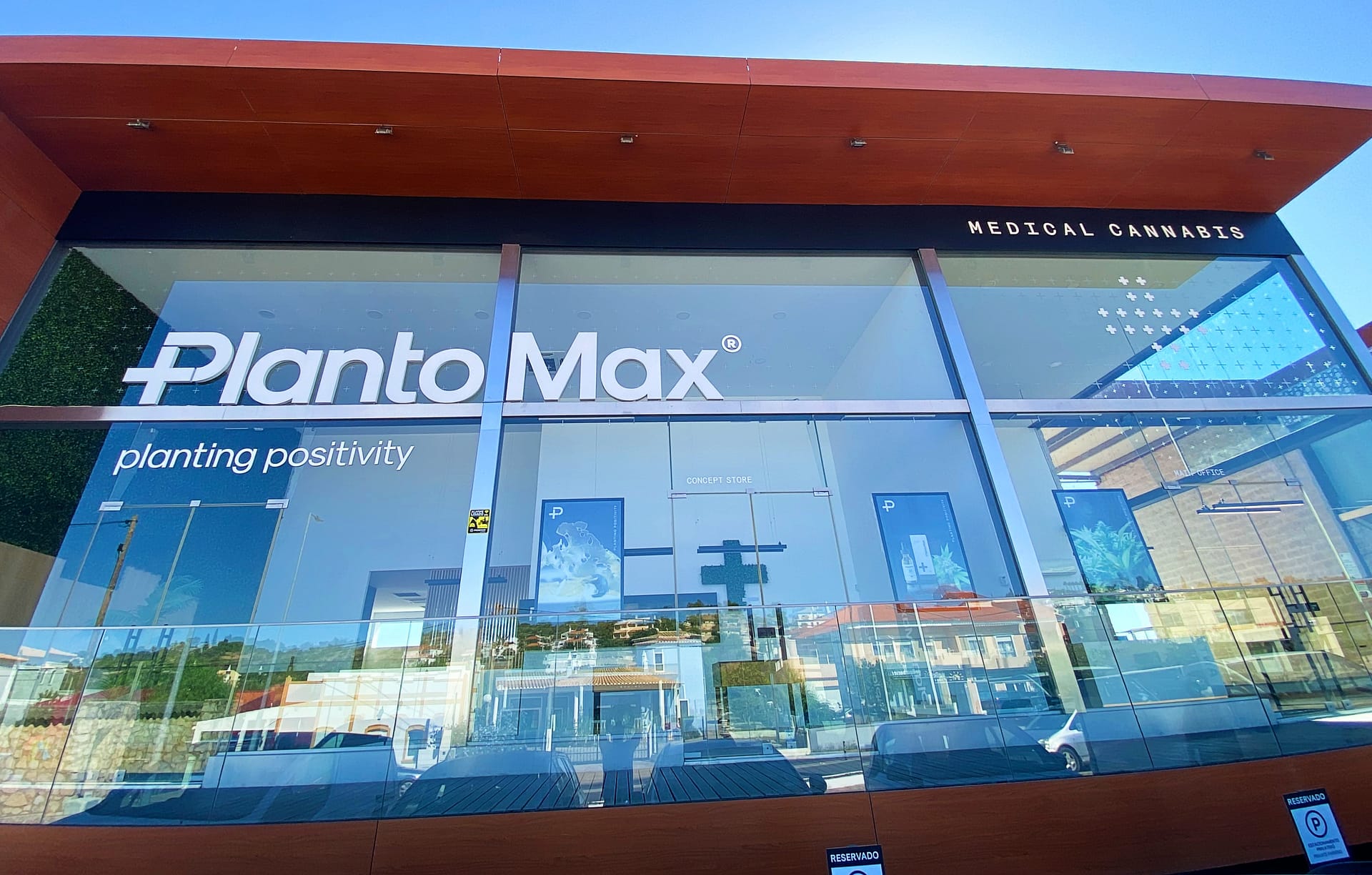 plantomax Vilamoura fachada letras monobloco