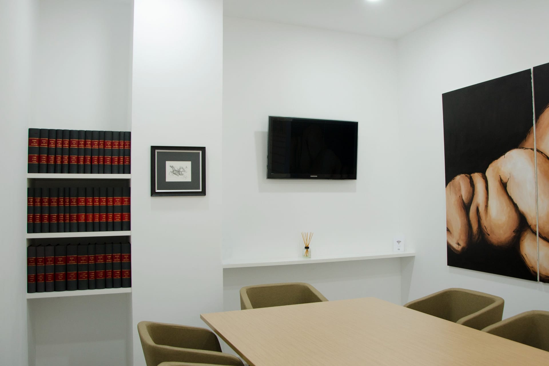 FAR Adogados Prateleiras carpintaria